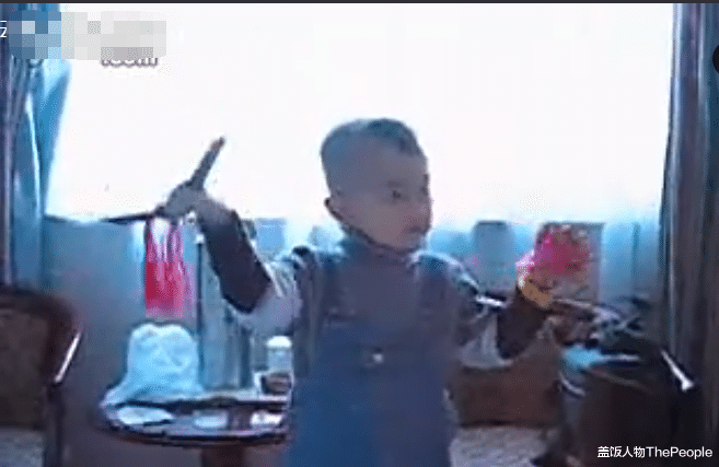 贾云哲|因《还珠格格》走红，却因病“长不大”，东儿如今过得怎么样了？