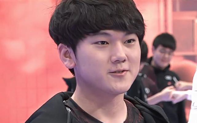 pdd|LOL：Rookie正式加入V5，PDD直播谈复出