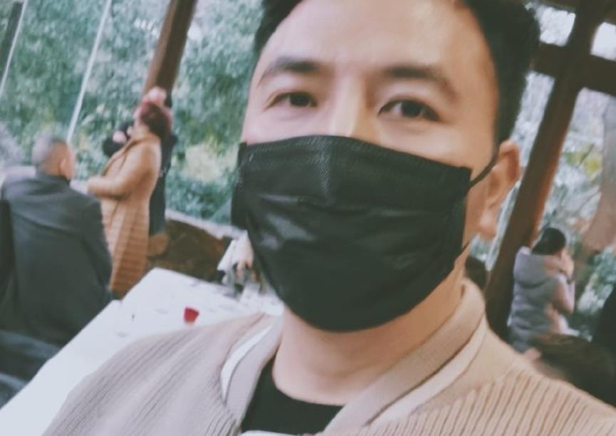 林生斌|林生斌已经现身墓园，仍然选择沉默不语，难道不关心家人的不幸？