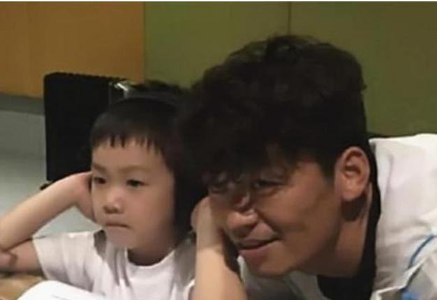 贾玲|离婚6年！儿子归王宝强、女儿归马蓉，如今兄妹俩生活差距太明显