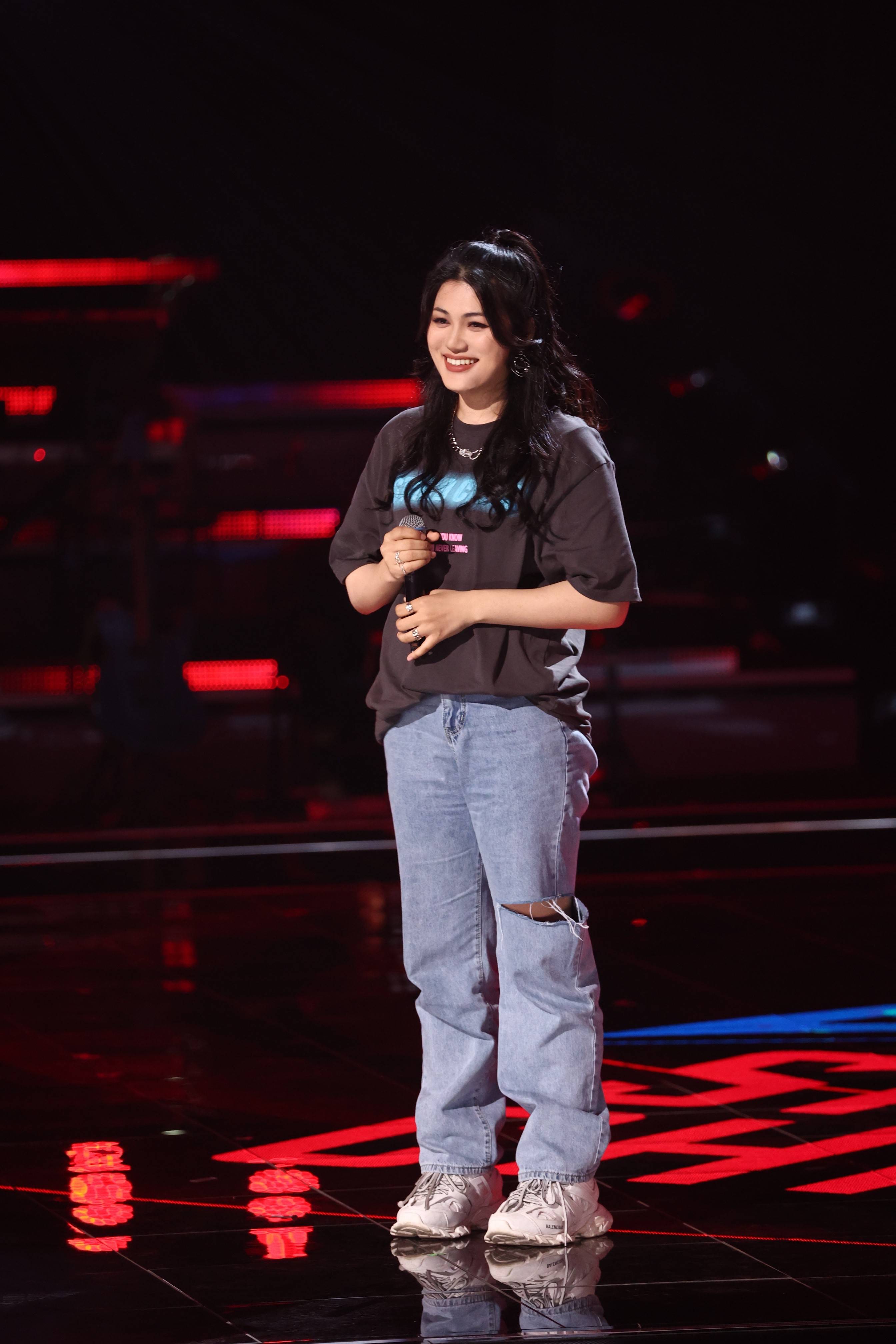 关晓彤|宝藏女孩凡清参加中国好声音 “八导六转”加入李荣浩战队