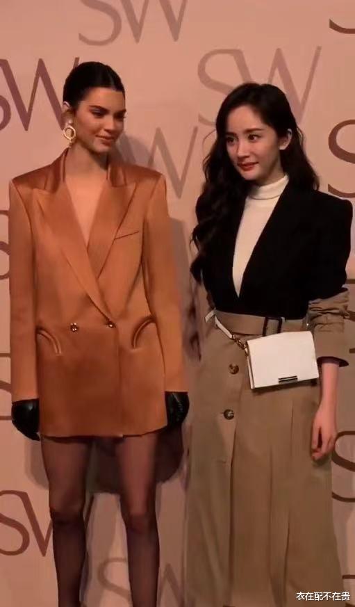 穿衣搭配|被杨幂的气质折服，在国外和超模同台都不输，?穿职场风有高级范