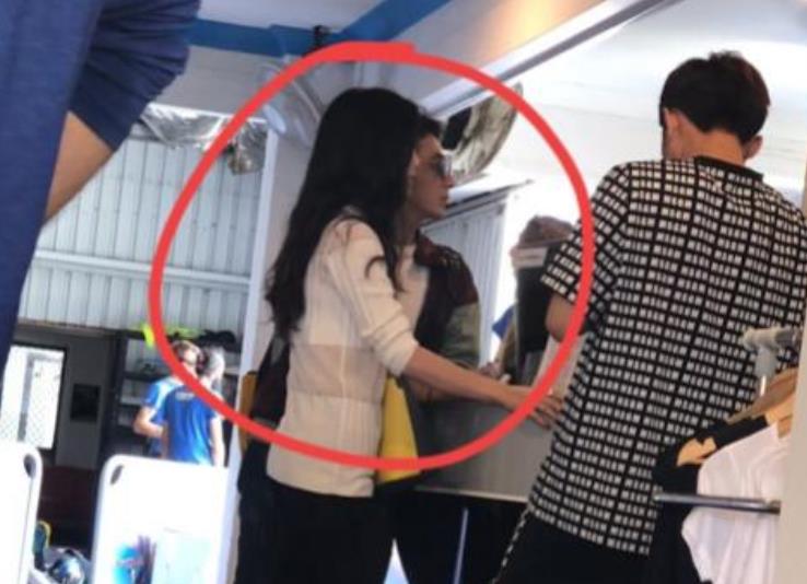 林生斌|忍不住了？林生斌绯闻女友赵夏发布声明，否认自己是烁烁生母