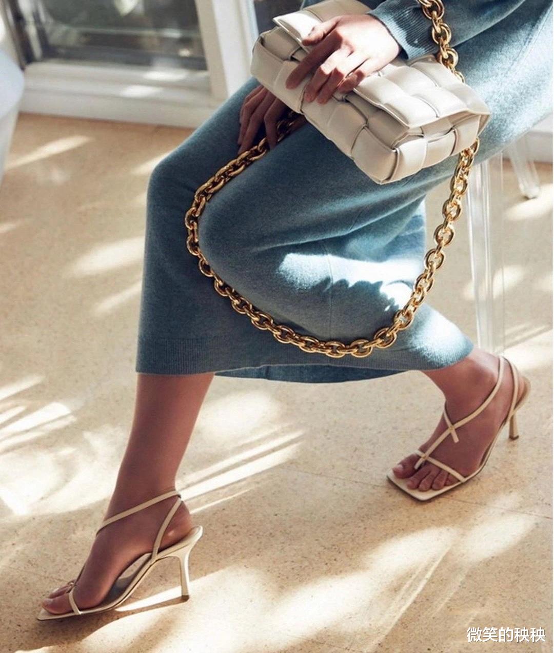 微笑的秧秧|最近“牙线鞋”太火了，洋气又百搭，这几个搭配超好看