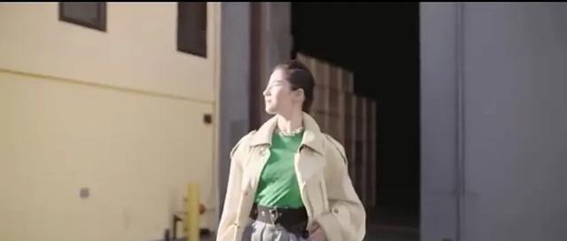 刘亦菲|34岁刘亦菲近照曝光！身材走样似中年妇女，原来她不姓刘美国籍