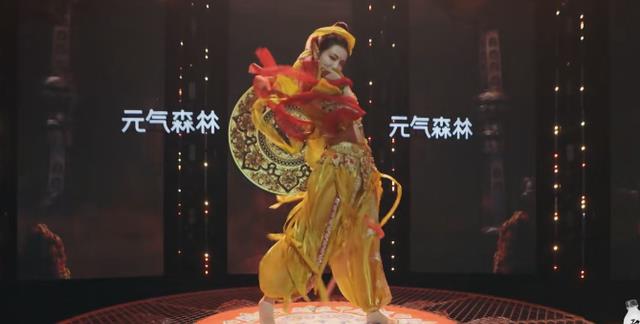 谢霆锋|许佳琪绝美敦煌舞，全程高光闪耀，陈伟霆有格局，避免抢戏很暖心