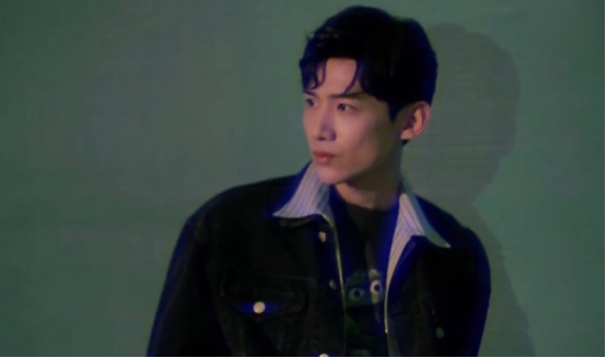 白敬亭|白敬亭长那么帅，演技也不错，为什么没有成为顶流呢？