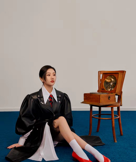 时尚风行派|景甜颜值惊艳到我了!大翻领皮夹克勒出小蛮腰,酷girl风太有个性