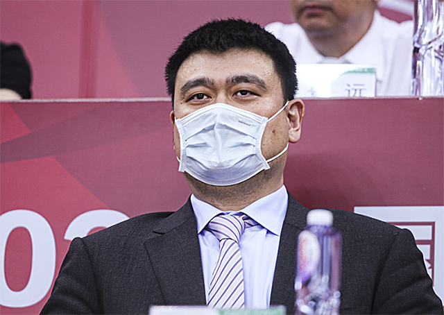 |中国篮协领导姚明、宫鲁鸣皆亿万富翁：一个月薪2万，一个月薪七千
