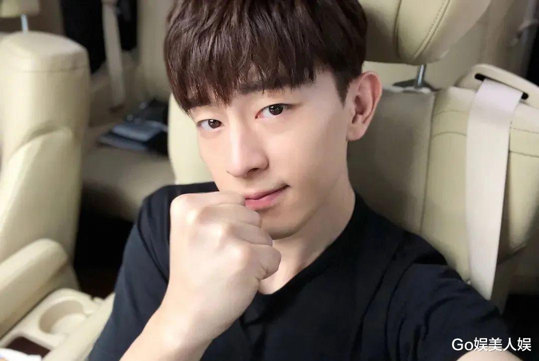 邓伦|长相评价两极分化严重，抛开《香蜜》滤镜，邓伦是帅还是丑?