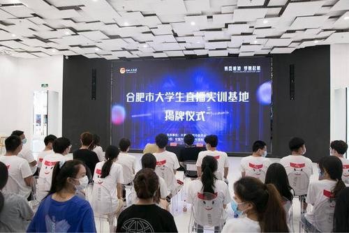大学生|“高利润”行业悄然兴起，不少大学生闷声发大财，被质疑人才浪费