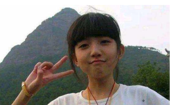 女孩|曾经那个让人心动的剪刀手女孩，被富豪相中之后，如今状况如何？