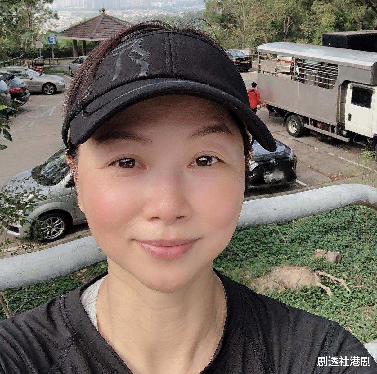 杨丞琳|55岁港版“阿紫”直播带货人气低，自认工作机会少，靠退休金生活