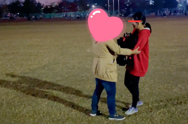 护肤 30岁秃顶大叔表白年轻学妹,抱得美人归,网友:是喜欢这个发型吗