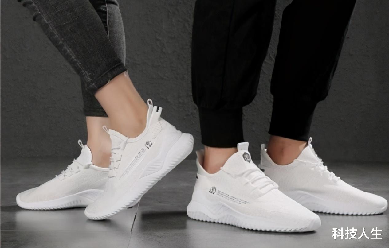 李宁|李宁被央媒点名：要把自己玩毁，鞋业“国货之光”诞生，70元吊打阿迪彪马