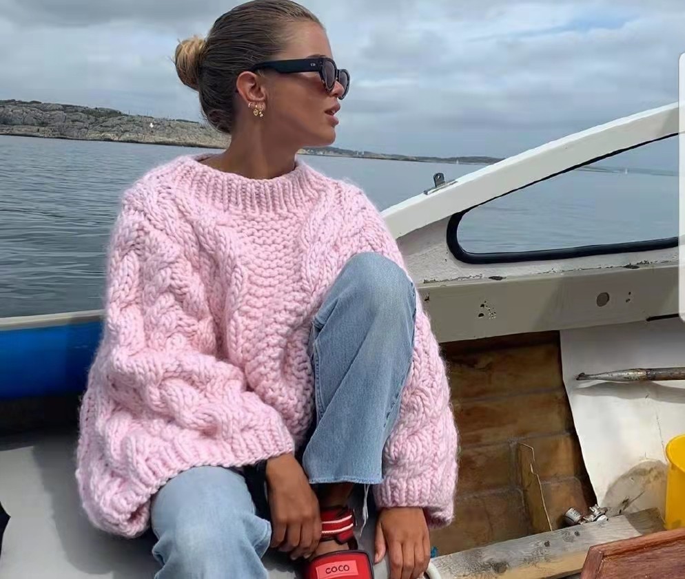 小白爱美搭 秋季必备毛衣“花式搭配”，轻松玩转时尚，防寒保暖又高级