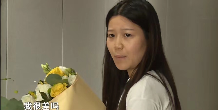 清白路人|妻子爱整形，丈夫因经济压力要离婚：她全脸能整的地方几乎都做过