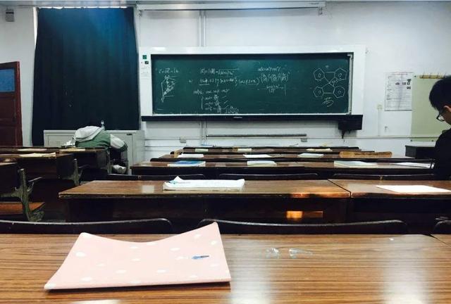 教室|大学里五花八门占座，被武大女生一篇长文终结，学姐：文字如刀剑