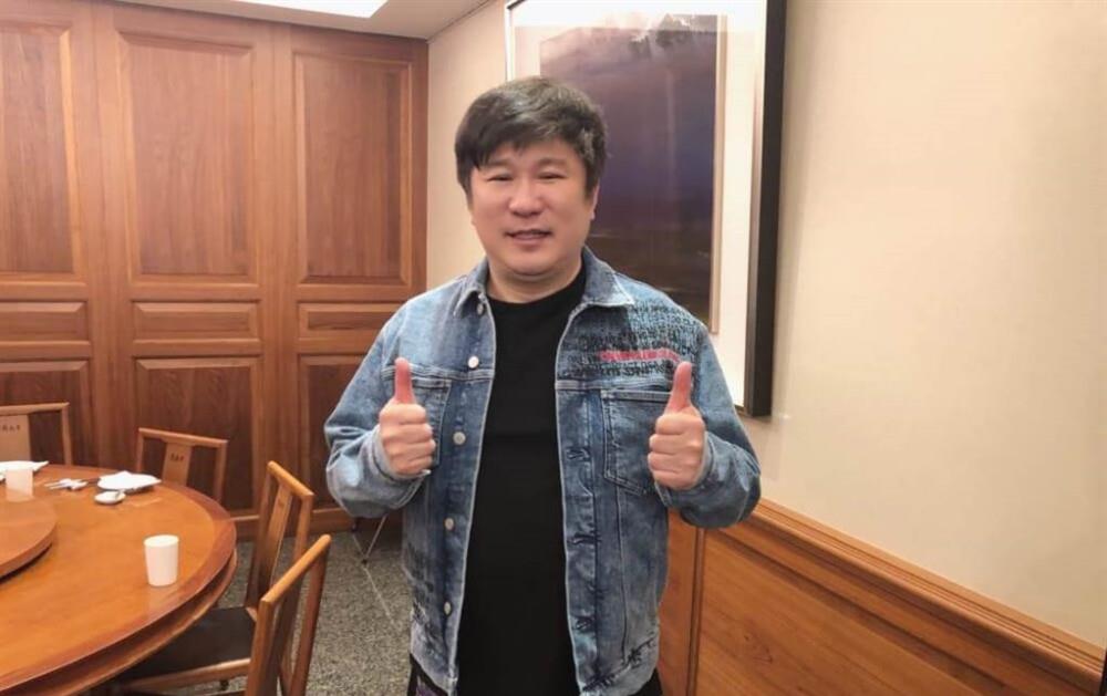 胡盈祯|结婚12年,分居7年,老公偷吃13次,光芒之下的胡盈祯有多凄凉?