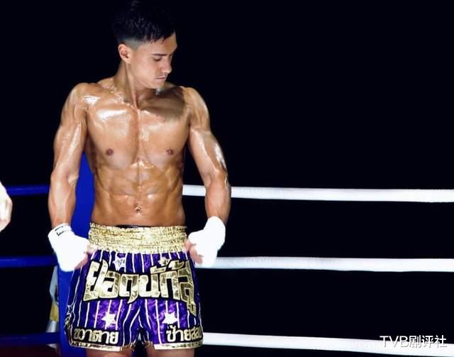 李若彤|《拳王》终极评价！两大男主钢条身材加分，网友最替他感不服