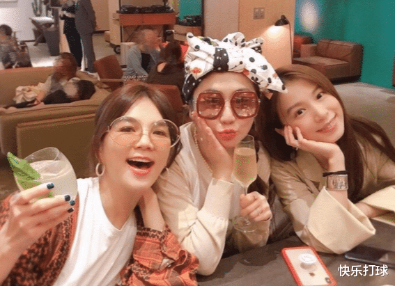 Selina|直击Selina逛水产返豪宅，四套房被曝光，地产女王实至名归