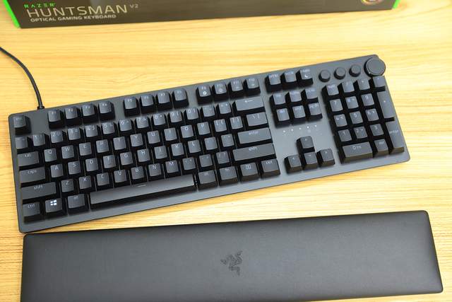 芒果TV|打游戏更爽了，RAZER猎魂光蛛V2