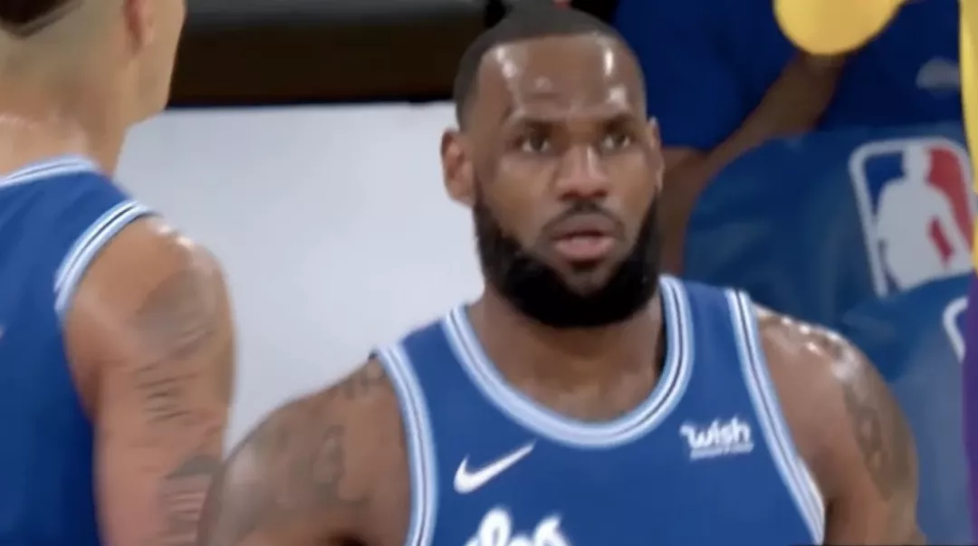 勒布朗·詹姆斯|欧文当众嘲讽詹姆斯，湖人就坚持了3节啊！