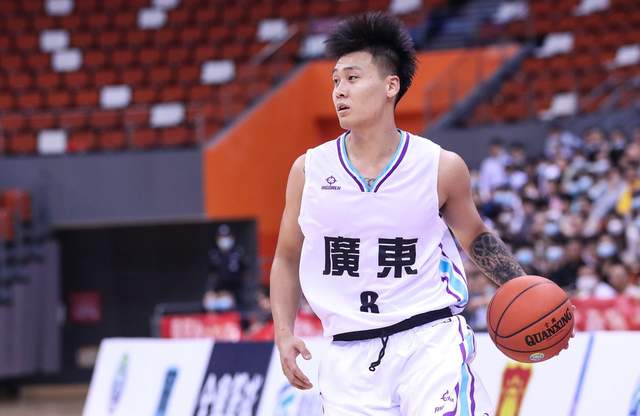 赵睿|还得靠赵睿！中国男篮最强阵容或出炉，网友：横扫亚洲稳了？