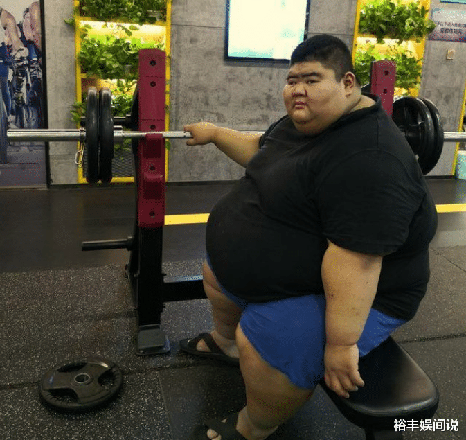 官宣|恭喜！曾经的“中国第一胖”王浩楠官宣结婚，妻子近照十分可爱