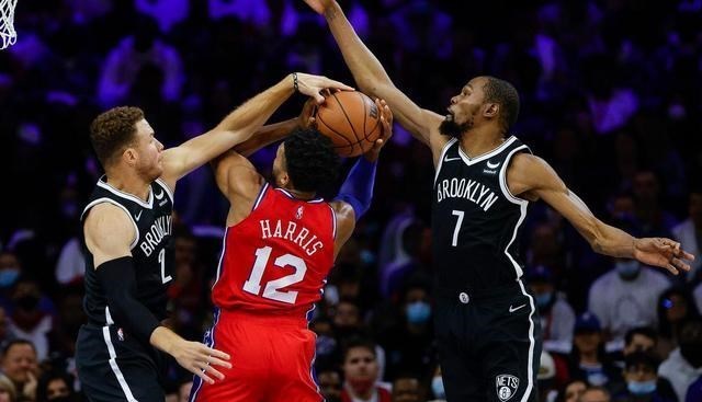 嘟小薯 3巨头72分，篮网超级逆转76人！KD哈登49+22，神塔归位！米神暴走