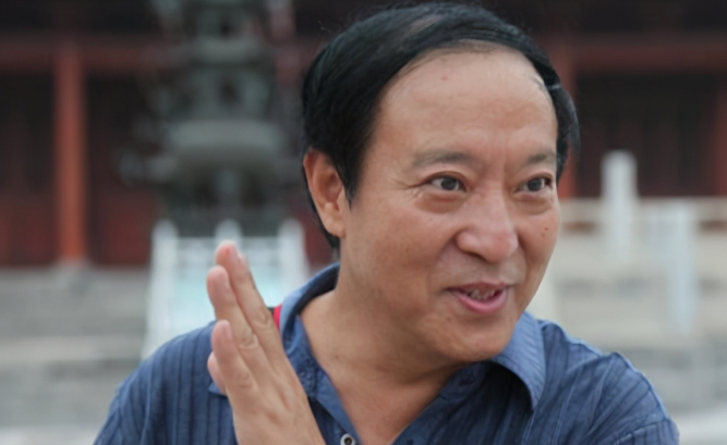 冯巩|牛群70岁现状曝光，落魄消瘦妻离子散，曾给冯巩下跪磕头