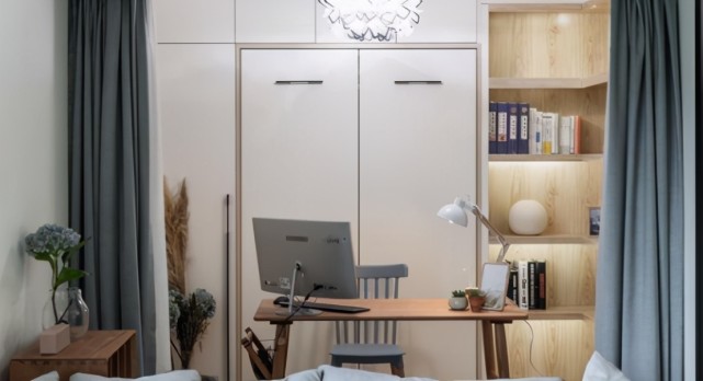 亲戚进门玄关就把人迷住，全屋打满柜子漂亮实用，电视墙也做柜子