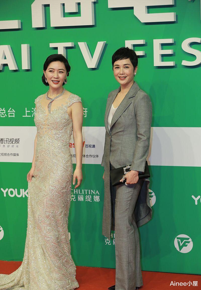 Ainee小屋|蒋雯丽与田海蓉的年龄差都写在脸上，虽然气场挺足，但身形比不了
