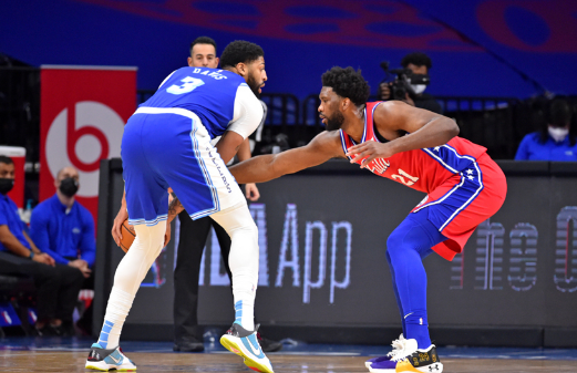 勒布朗·詹姆斯|詹姆斯34+6+6还是输！此队比篮网三巨头还强，难怪敢不要哈登