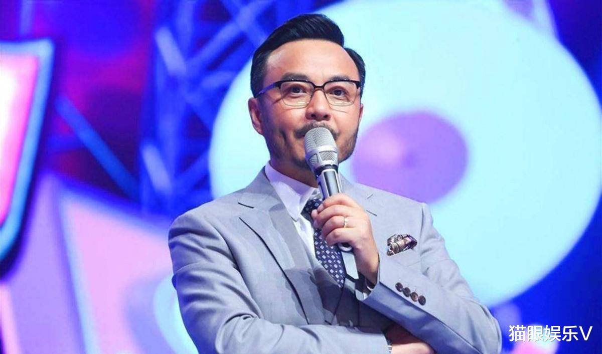 汪涵|主持人汪涵低调现身农村，头发胡子都变得花白，越来越像徐峥