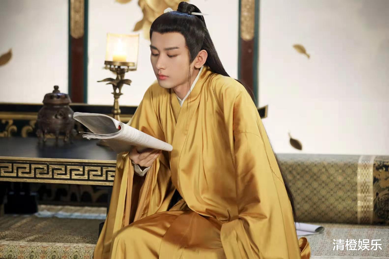 成毅|《与君歌》首播，成毅演技被赞“一人千面”，宣璐古装造型超惊艳