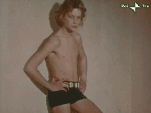 章泽天|被恋童癖毁掉的美少年,终于开口说话了