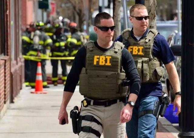 无线泉州 56个特工出动！污蔑中国留学生窃密？华春莹：30万特工够不