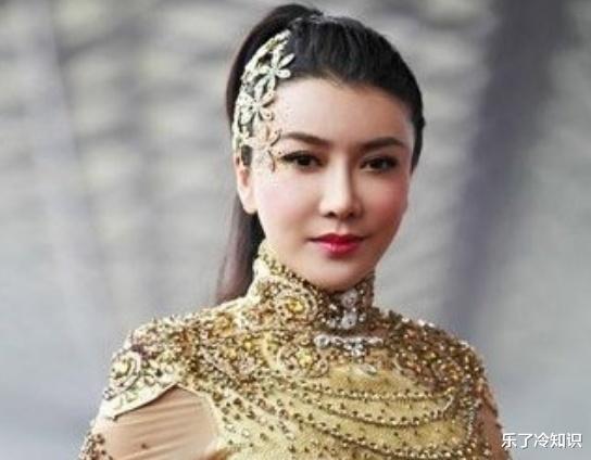 潘金莲|最美“潘金莲”龚玥菲，初恋男友身高1米，结婚嫁2米巨人