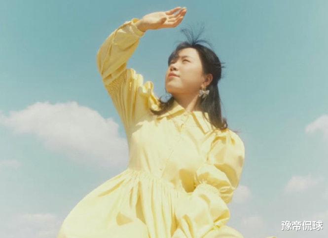 |恭喜杨倩！21岁拍片可以出道了，30天接4大代言，她能拿多少钱？