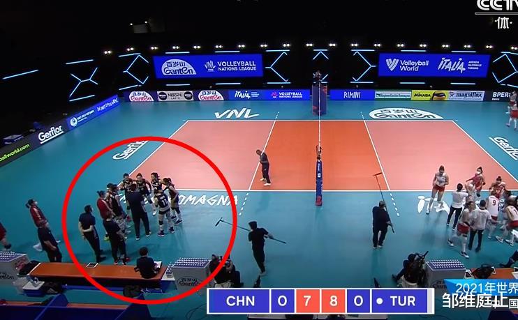 女排|中國女排大戰土耳其隊！張常寧替補，林莉首發，郎導不指揮隊員！