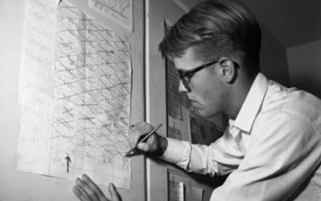 DEEP深度世界|人可以多久不睡觉？美国小伙强撑264小时后，被科学家紧急叫停