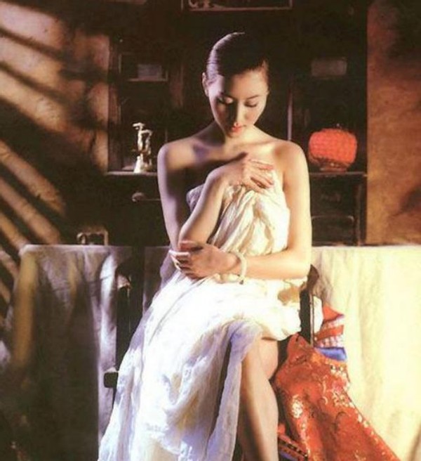 汤加丽|一天被搜索10万次，人体模特汤加丽，因事业放弃家庭很后悔