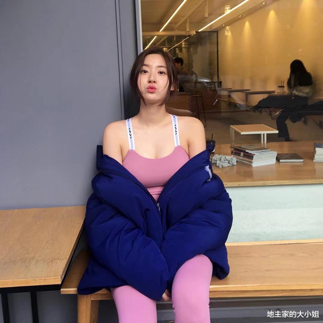 地主家的大小姐 女生不回复你的消息，是故意的吗？