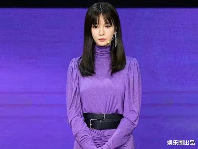 沈梦辰|沈梦辰穿高领长裙亮相，被指平平无奇，网友：得罪了造型师吧