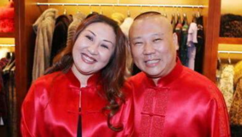 郭德纲|郭德纲背后的女人，手握德云社99%股份，为何王惠更受徒弟们喜爱