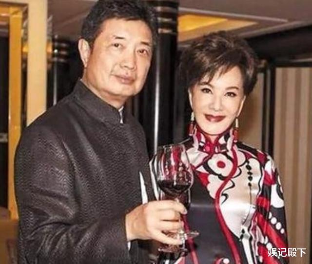 夏台凤|她是全国知名演员，亲哥与独子相继离世，五年时间满头黑发变白发