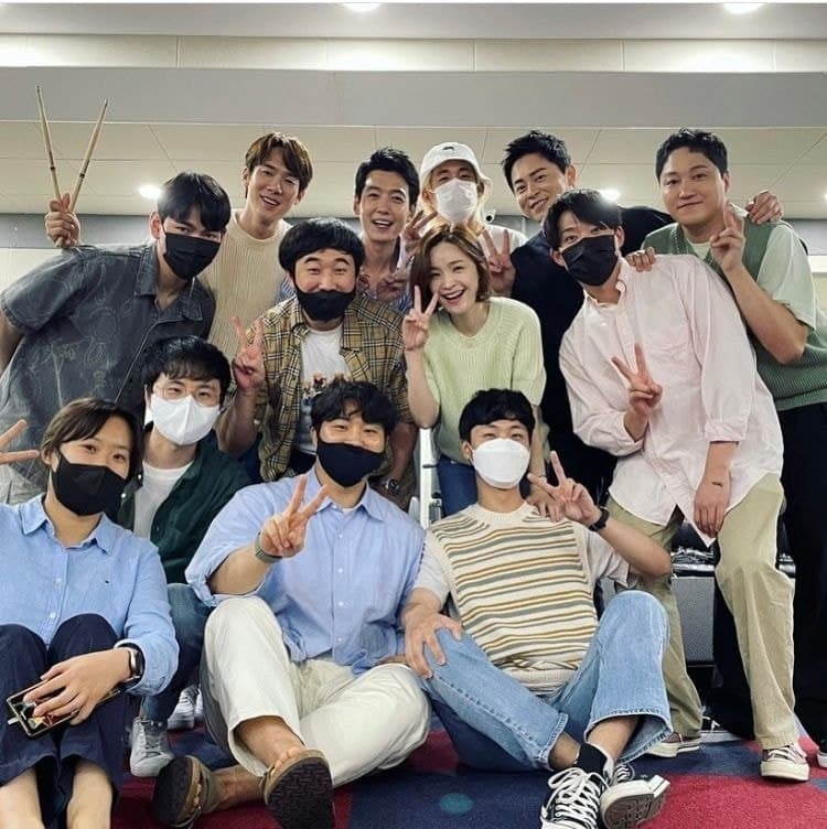 管晨辰|韩剧《机智的医生生活2》杀青！「五人帮」合体开拍罗PD的新综艺，留下「最强售后」