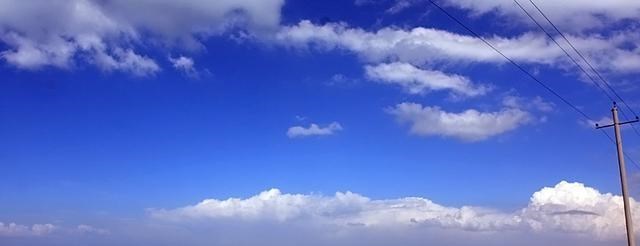 青海湖 中国一内陆湖，被评为“中国最美地方”，一生至少要来一次