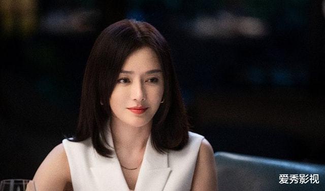 秦岚|42岁秦岚健身瘦成晾衣架！59厘米腰围细到不真实，P图都没她细